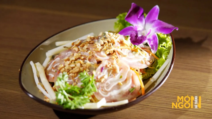 Nộm ngó sen tai lợn 